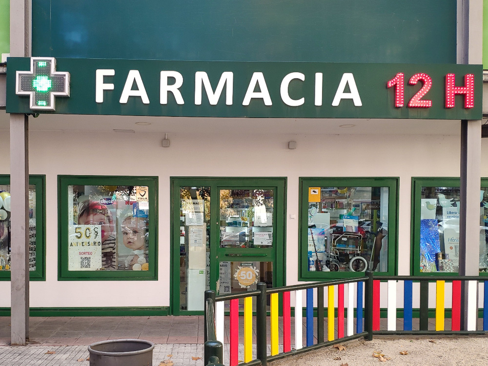 La Farmacia Cociña-Garabito cumple 50 años atendiendo en Torrejón de Ardoz