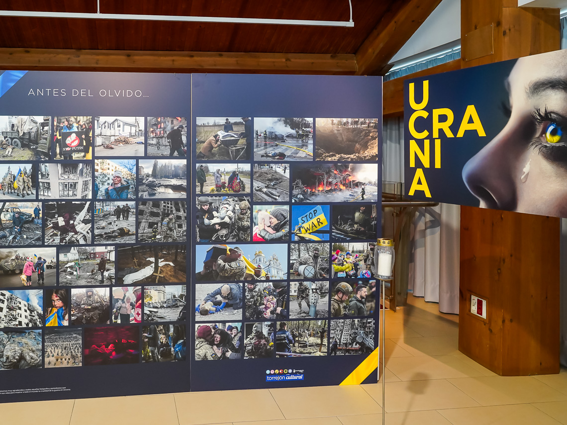 El Museo de la Ciudad de Torrejón de Ardoz acoge la exposición “En el nombre de Ucrania” que muestra la cultura del país y los efectos de la guerra que está sufriendo debido a la invasión de Rusia
