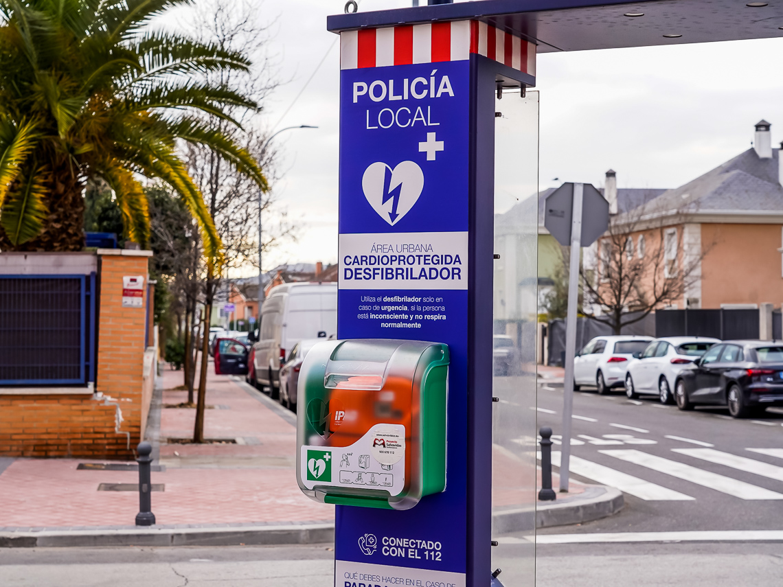 Torrejón de Ardoz, Ciudad Cardioprotegida, instala 10 nuevos desfibriladores semiautomáticos en los Puntos de Encuentro de Policía Local