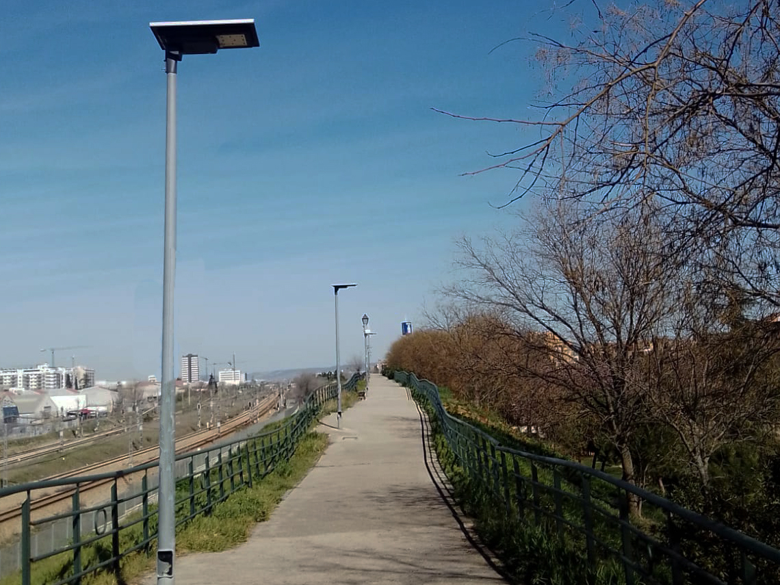 El Ayuntamiento de Torrejón de Ardoz potencia el alumbrado público en la Carretera de Loeches, la calle Carmen Laforet y el Parque Holanda para reforzar la visibilidad y la seguridad en las mismas