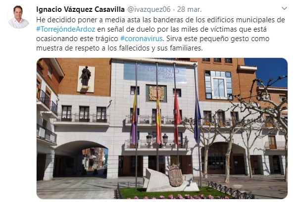 Tweet Alcalde banderas a media asta