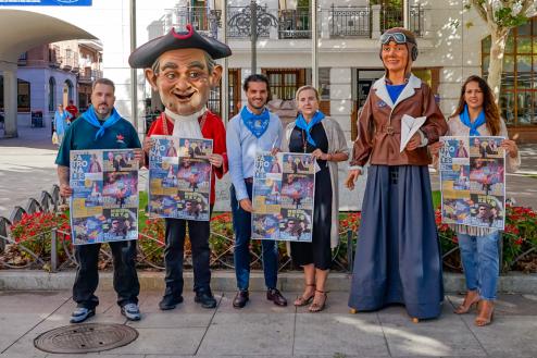 El alcalde, Alejandro Navarro Prieto, y la concejala de Igualdad y Festejos, María Eugenia Gil, presentando el amplio programa de festejos junto a la presidenta de la Hermandad de la Virgen del Rosario, Cristina Vidales, y el presidente de la Comparsa de Gigantes y Cabezudos, David Girona