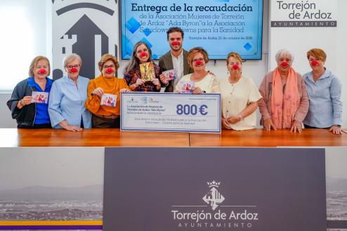 La entrega tuvo también su momento más divertido y todos los asistentes se colocaron la característica nariz roja, sumándose al espíritu alegre de Saniclown y recordando que, a veces, un pequeño gesto puede ser el comienzo de una gran sonrisa