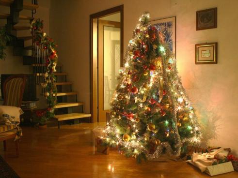 Cómo evitar que los adornos navideños provoquen incendios en viviendas 