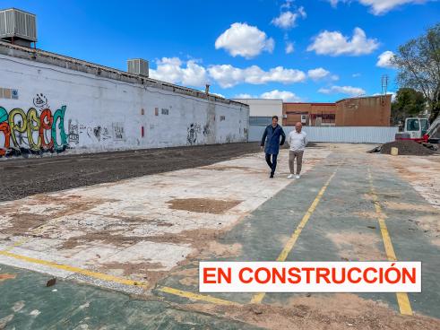 Se está construyendo un nuevo aparcamiento gratuito en superficie para los vecinos del Parque Cataluña, en la calle industria Nº 19 con capacidad para 67 vehículos