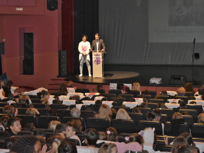Hoy viernes ha tenido lugar el acto central de la Semana de la Mujer de Torrejón de Ardoz, que este año se celebra bajo el lema “Las chicas son guerreras: Mujeres que cambiaron el mundo”