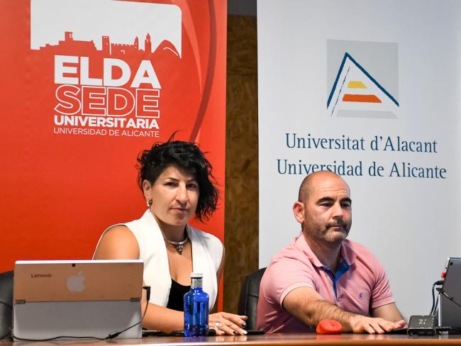La boxeadora y concejala de Mujer de Torrejón de Ardoz, Miriam Gutiérrez, participó como conferenciante en los cursos de verano de la Universidad de Alicante