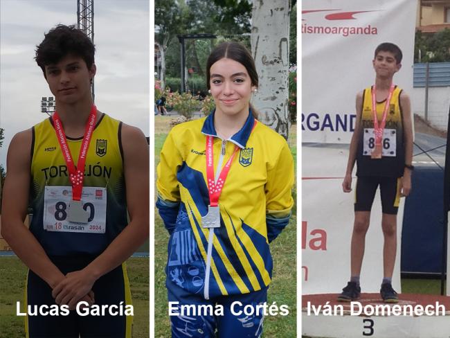 Integrantes del Club Atletismo Torrejón que lograron medalla en el Campeonato de Madrid sub-12 y sub-18