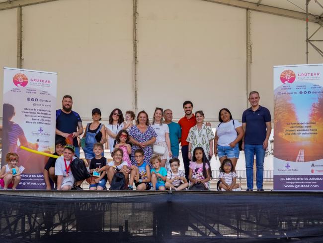 El alcalde, Alejandro Navarro Prieto, y el concejal de Bienestar, Educación e Inmigración, Rubén Martínez, asistieron a la iniciativa que se celebró en la Plaza Mayor