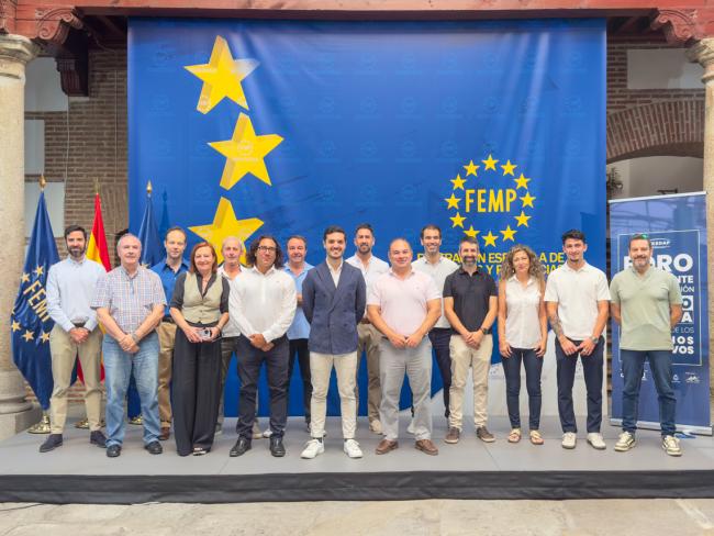 El alcalde, Alejandro Navarro Prieto, asistió como presidente de la Comisión de Deportes de la FEMP al foro de colaboración público-privada FEMP- AEESDAP