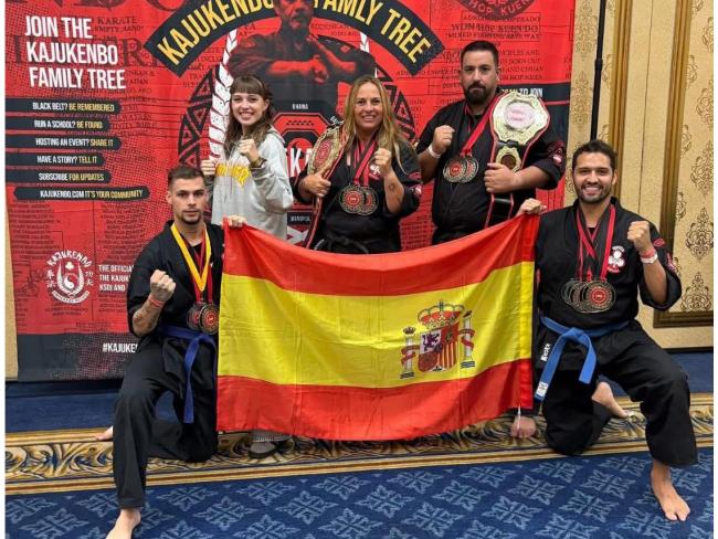Equipo de kajukenbo Cristina Álvarez
