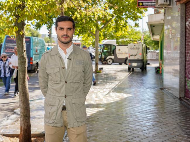 El alcalde, Alejandro Navarro Prieto, presentando en la calle Roma, el Plan de Choque Permanente de Limpieza