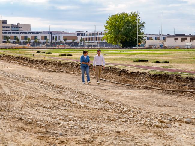 El alcalde, Alejandro Navarro Prieto y la concejala de Turismo, Miriam Gutiérrez