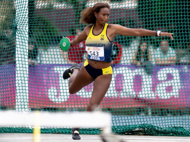 Eva Marie Pauline ha mejorado en casi 3 metros su mejor marca en el lanzamiento de disco en menos de un mes