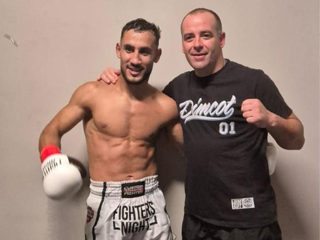 Mohamed Dakan junto a su entrenador, David Guerra