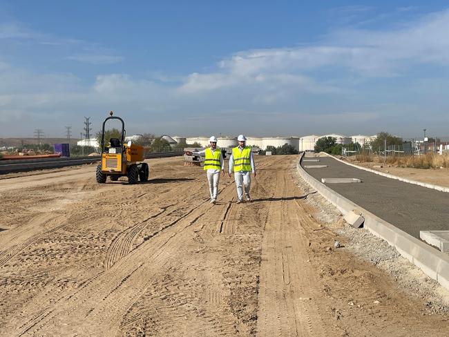 El alcalde, Alejandro Navarro Prieto, ha supervisado la marcha de los trabajos junto al concejal de Urbanismo, Vivienda y Juventud, Víctor Miranda