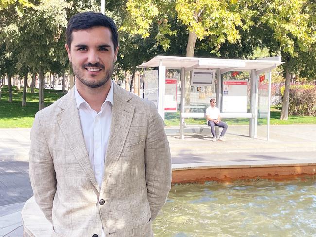 El alcalde, Alejandro Navarro Prieto, ha presentado las mejoras en el servicio de autobuses en Torrejón, que va a realizar, a lo largo del próximo año, el Consorcio Regional de Transportes de la Comunidad de Madrid