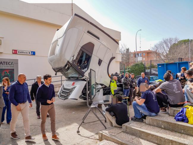 El regidor torrejonero, visitó este espacio de intercambio de conocimiento y experiencias reales del mercado laboral