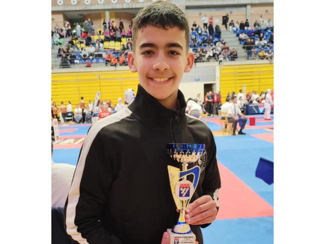 El torrejonero, Alberto García, medalla de bronce en el Campeonato de Madrid de karate en la modalidad de kumite (combate) 